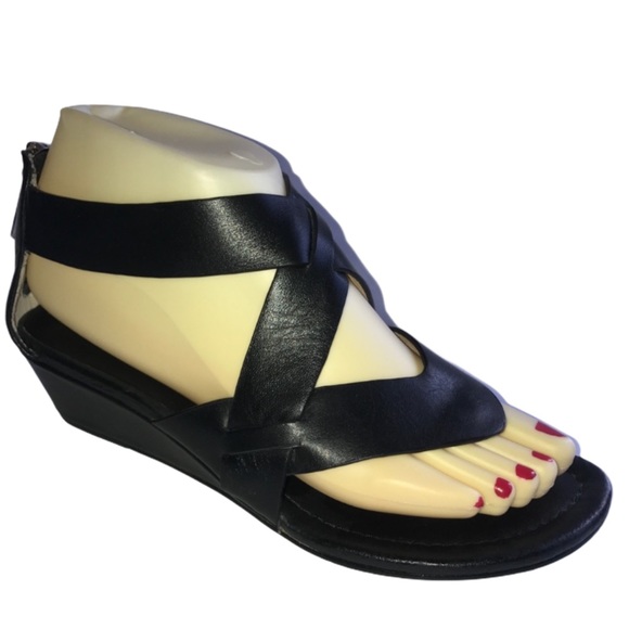 Donald J Pliner black wedge sandals - zip back 7M - Picture 1 of 9